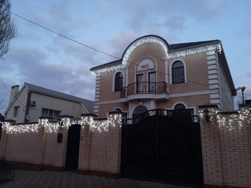 Новогодняя подсветка фасада в Ростове-на-дону