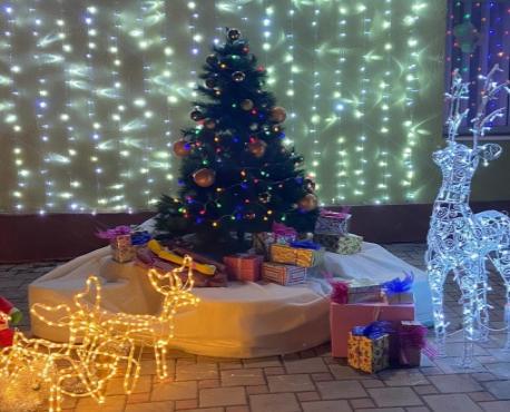 Светящееся волшебство: Детский сад преображается к Новому году!